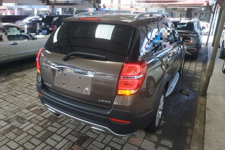 Used Chevrolet Captiva 2015 2.4L 4x4 Flagship Edition 7-Seater

