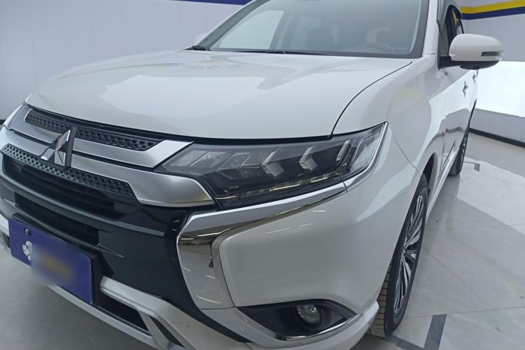Used Mitsubishi Outlander 2021 2.4L 4x4 Zhi Xiang Edition 7 Seats
