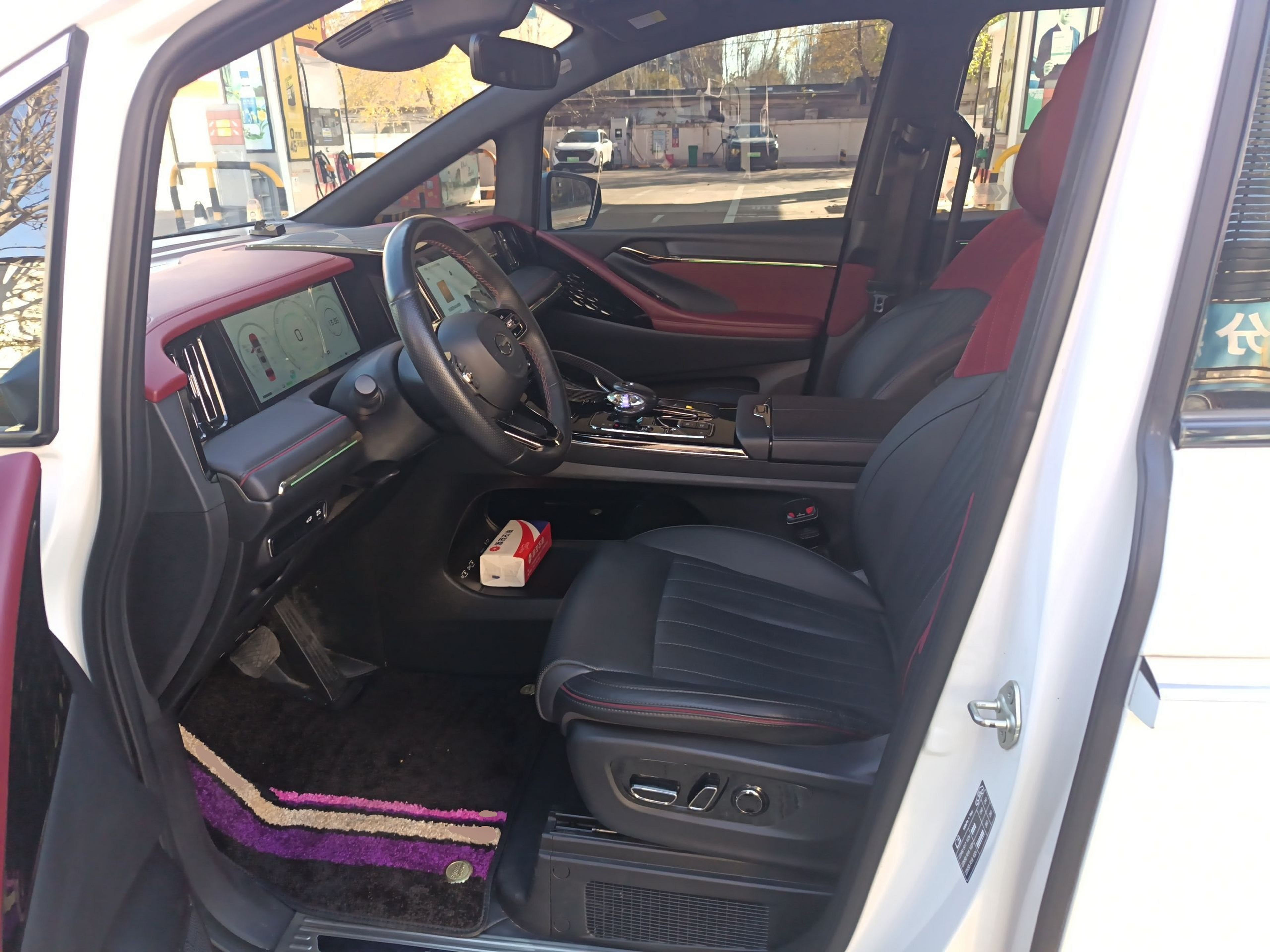 Переднее сиденье в автомобиле