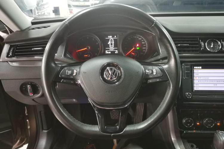 Used Volkswagen Passat 2017 330TSI DSG Luxury Edition
