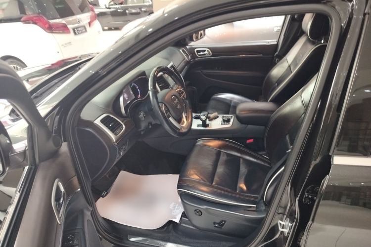 Used  Grand Cherokee 2015 3.6L Luxury Navigation Edition