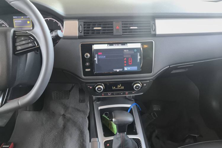 Used Qoros 3 2016 Urban SUV 1.6T Automatic ZhiKu Model
