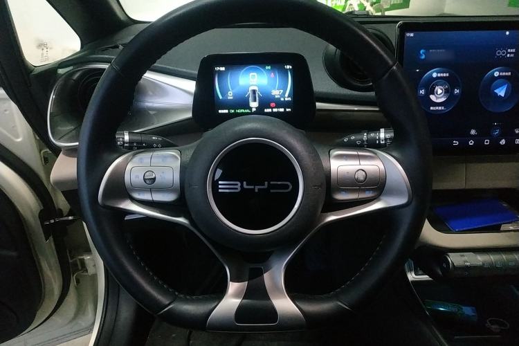 Used BYD Dolphin 2023 420 km Fashion Edition
