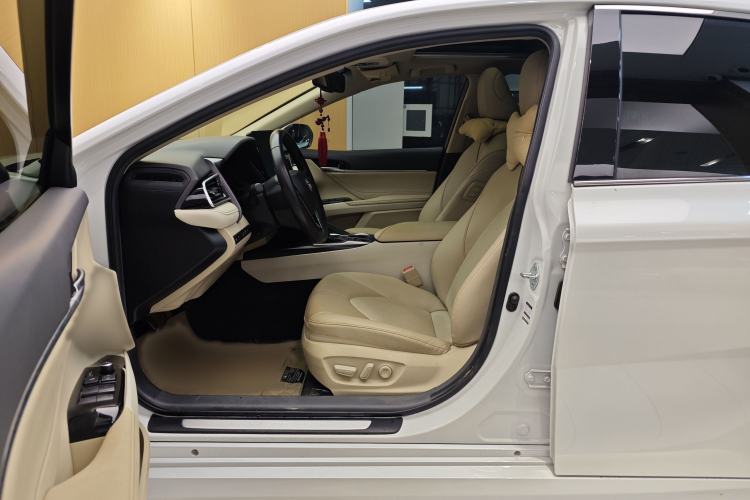 Used Toyota Camry 2021 2.5G Luxury Edition
