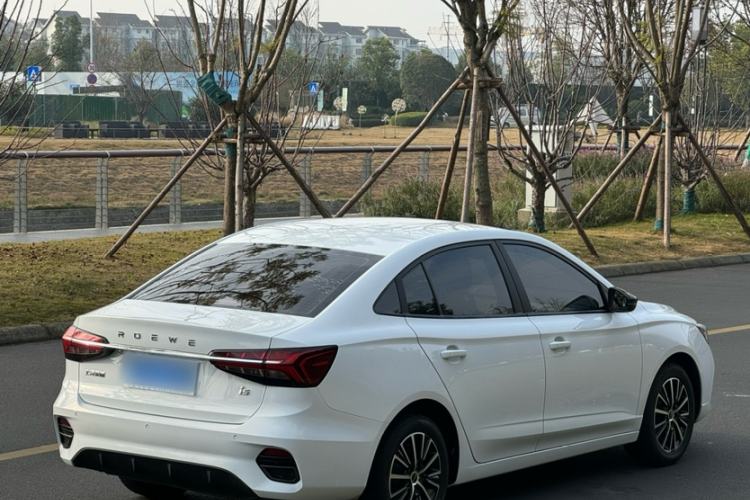 Used Roewe i5 2021 1.5L Manual Platinum Edition
