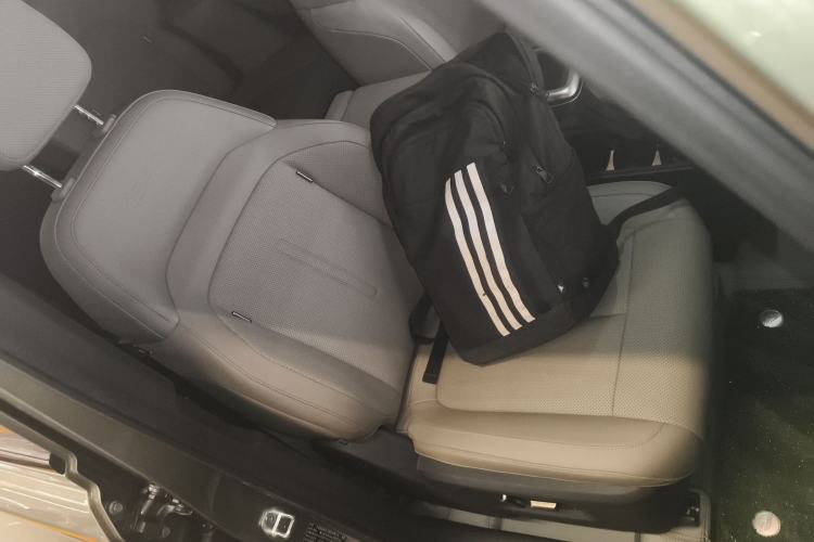 Used  V23 2025 401 Two-Wheel Drive Advanced Edition
