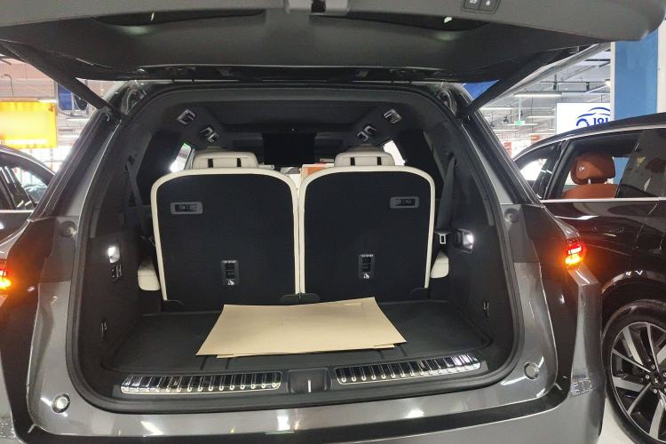 Used Li Auto L9 2022 Max model
