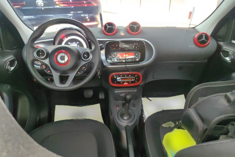 Used  forfour 2016 1.0L 52 kW Passion Edition
