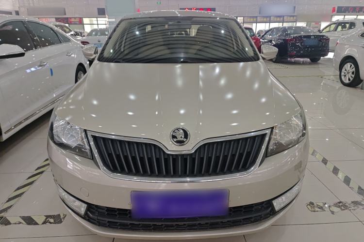 Used Skoda Rapid 2015 1.6L Automatic Smart Selection Model
