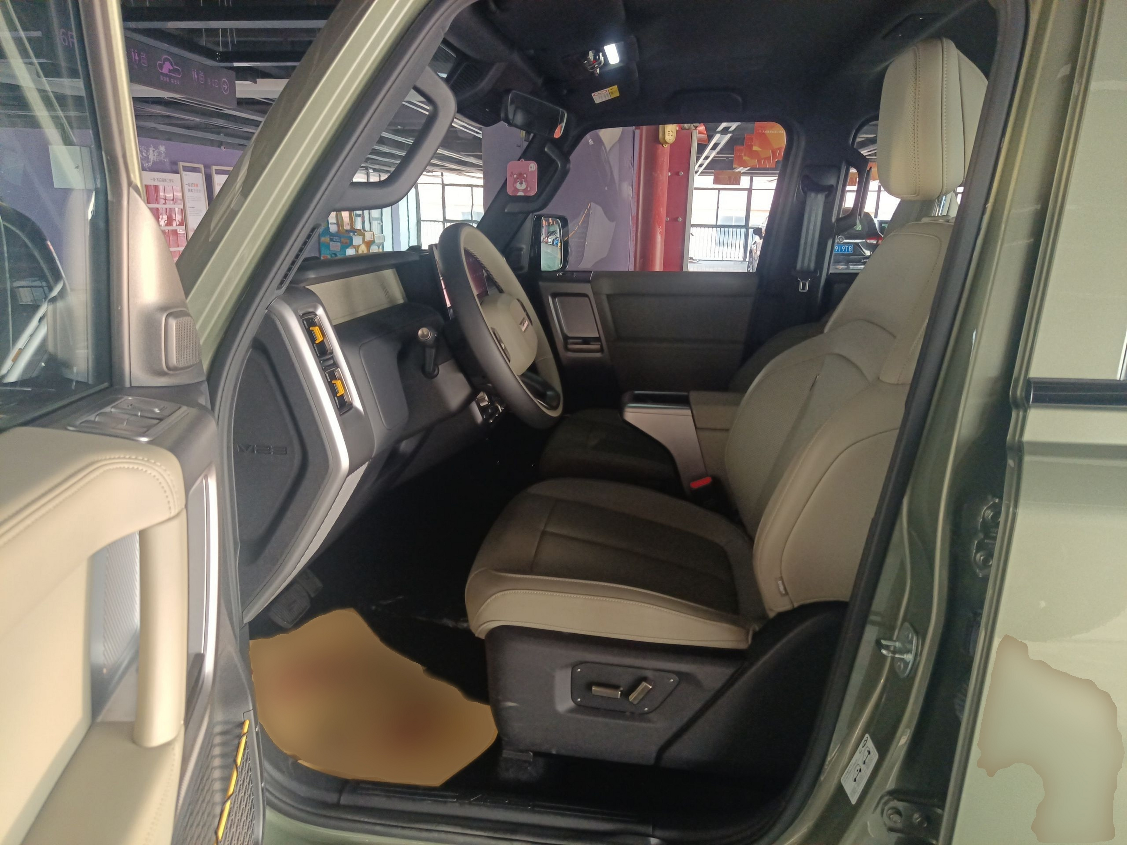 المقاعد الأمامية داخل السيارة