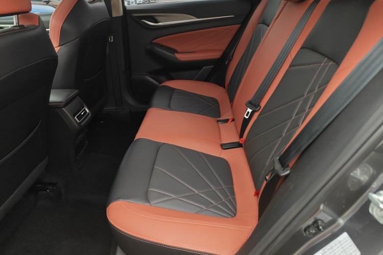 Used Changan Eado 2022 PLUS Blue Whale NE 1.4T GDI DCT Prestige Edition
