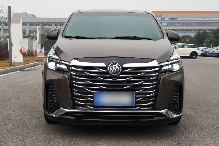 Used Buick GL8 2023 Facelifted Land Cruiser Executive Luxury Version