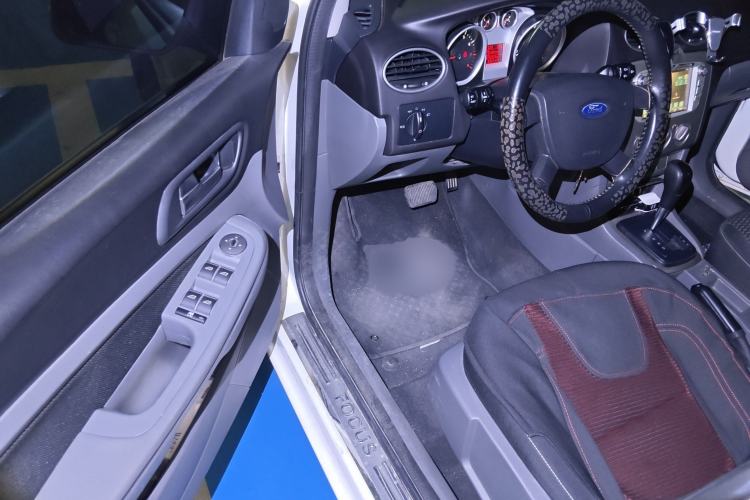 Used Ford Focus 2013 Hatchback Classic 1.8L Automatic Base Model
