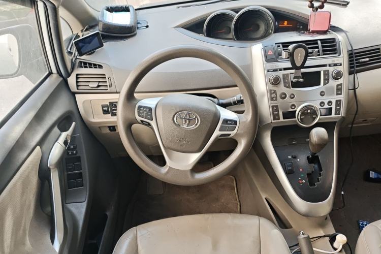 Used Toyota Verso 2014 Starlight 180G CVT Deluxe Multi-Function Edition
