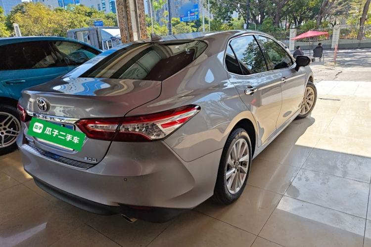 Used Toyota Camry 2021 2.0G Luxury Edition
