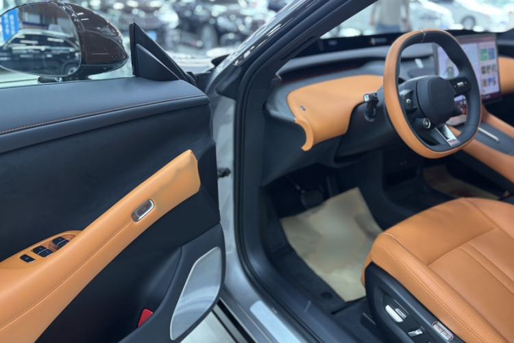 Used  YU7 2025 Ultra-Long Range All-Wheel Drive Pro Version
