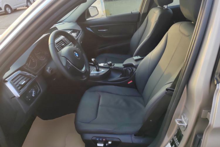 Used BMW 3 Series 2016 320Li Ambition Model
