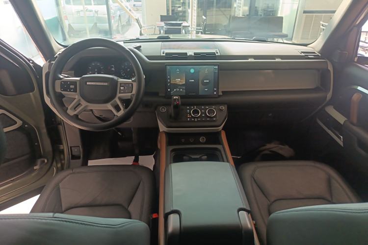 Used Land Rover Defender 2023 Facelift 110 3.0T P400 Dark Edition
