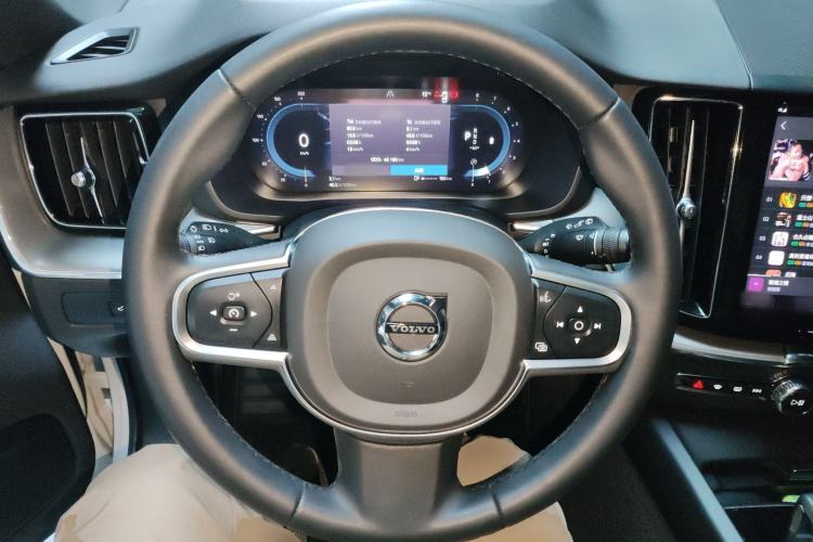 Used Volvo XC60 2024 B5 4x4 Smart Luxury Edition
