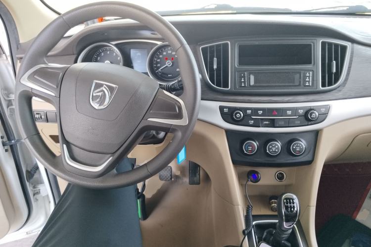 Used Baojun 730 2019 1.5L Manual Value Edition 7 Seats China VI Emission Standard