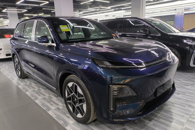 Used  S09 2025 Rear-Drive Ultra
