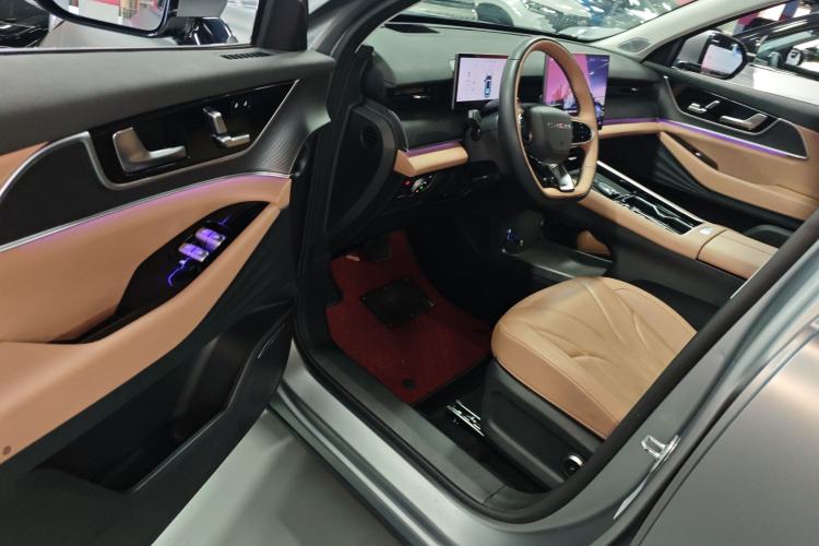 Used Chery Tiggo 8 L 2024 2.0T Two-Wheel Drive Prestige Version 5 Seats
