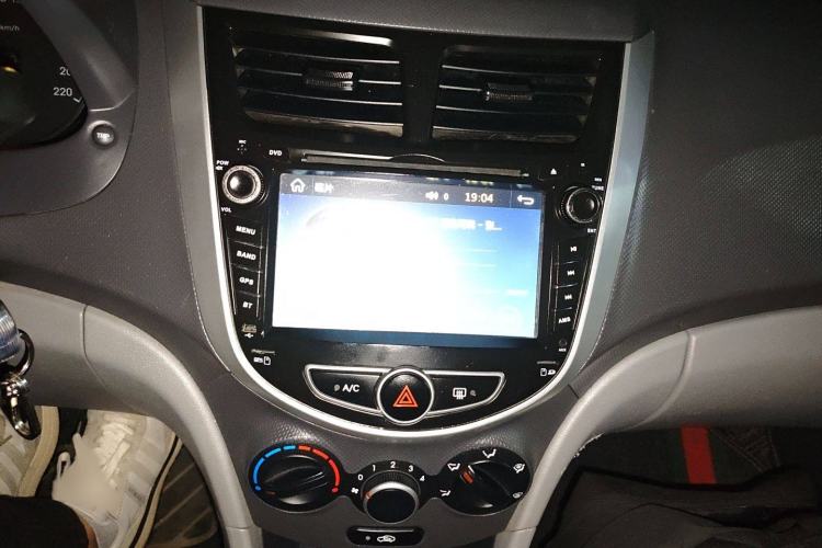 Used Hyundai Verna 2014 1.4L Manual Smart GLS Trim
