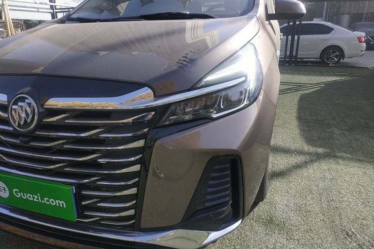 Used Buick GL8 2023 Land Executive Class Comfort Model
