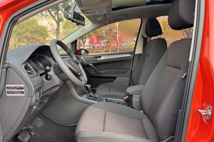 Used Volkswagen Golf Sportsvan 2016 1.6L Automatic Comfort Model
