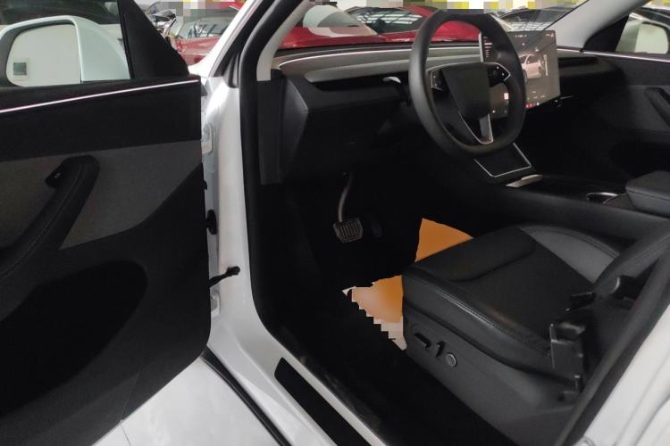 Used Tesla Model Y 2025 Rear-Wheel Drive First Edition