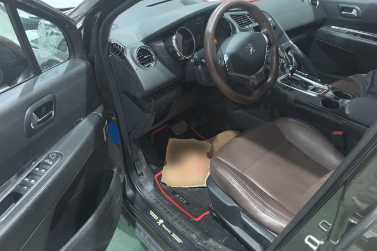 Used Peugeot 3008 2015 2.0L Automatic Classic Edition
