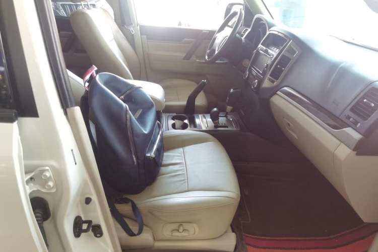 Used Mitsubishi Pajero 2018 V97 3.8L 5-Door GLS Sunroof – U.S. Specification
