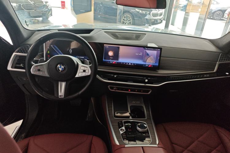 Used BMW X5 2023 xDrive 40Li M Sport Night Edition Package
