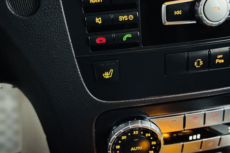 Used Mercedes-Benz GLK-Class 2015 GLK 260 4MATIC Fashion Edition Ultimate Version