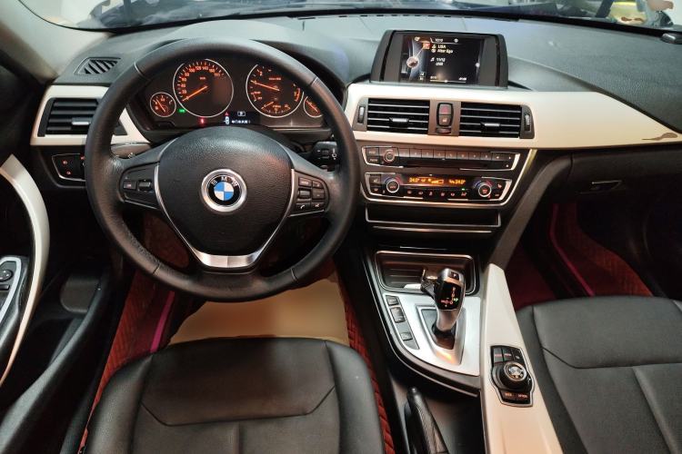 Used BMW 3 Series 2015 320i Luxury Line Stylish Edition