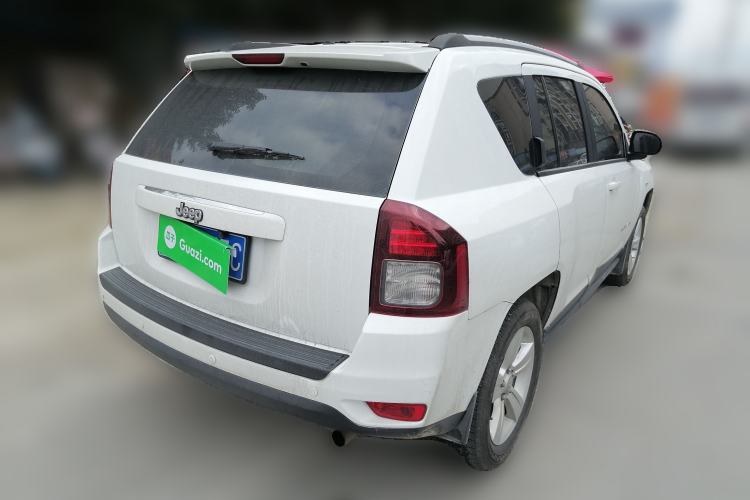 Used  Compass (Import) 2015 2.0L two-wheel drive sport version
