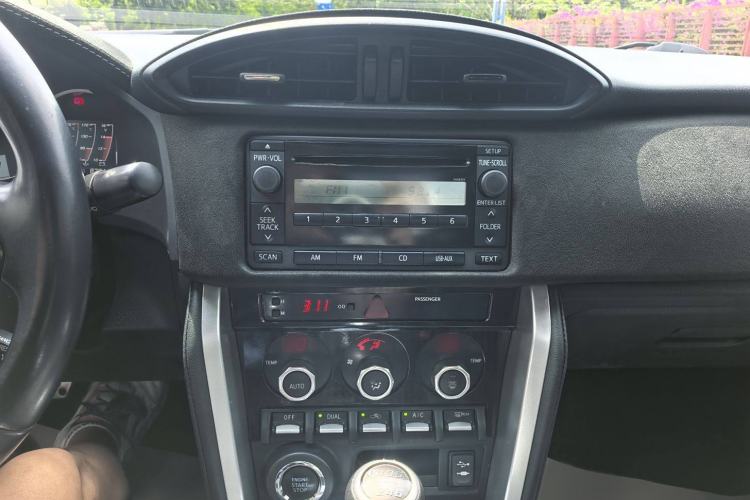 Used Toyota 86 2017 2.0L Manual Luxury Edition
