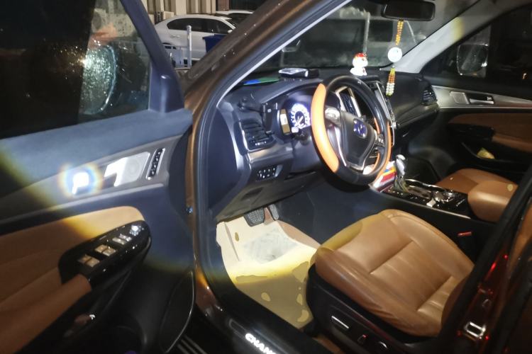 Used Changan CS95 2017 2.0T Four-Wheel Drive ZhiZun Edition