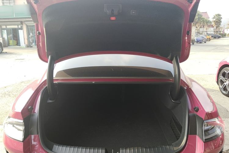 Used  SU7 2024 Rear-Drive Long-Range Intelligent Driving Version
