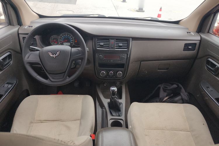 Used Wuling Rongguang V 2016 1.2L Standard Version