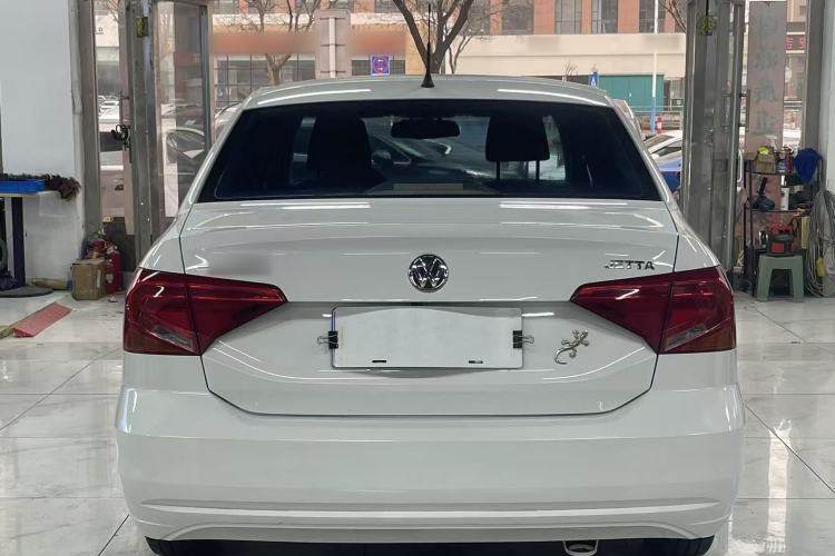 Used Volkswagen Jetta 2017 1.4L Manual Fashion Edition
