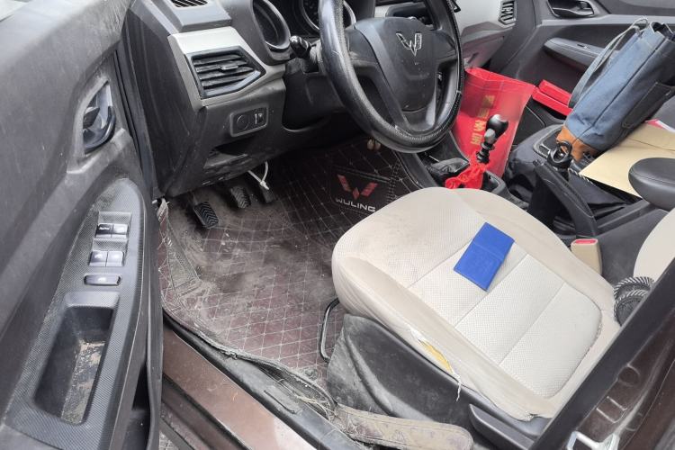 Used Wuling Hongguang 2019 1.5L S Standard Version China VI LAR
