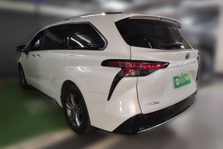 Used Toyota Sienna 2026 Model 2.5L Dual-Engine Four-Wheel-Drive Premium Edition