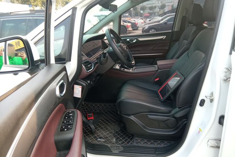 Used GAC Trumpchi M6 2021 270T DCT Elite Edition (7-seater)
