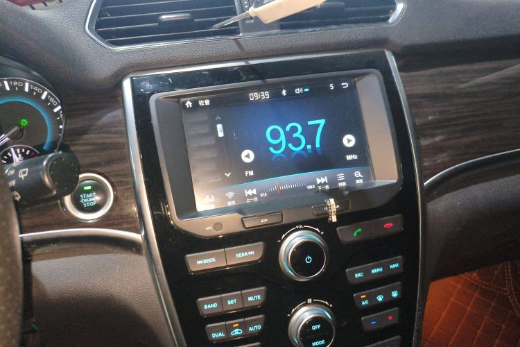 Used Haval H2 2016 Red-Label 1.5T Manual Two-Wheel Drive Luxury Model
