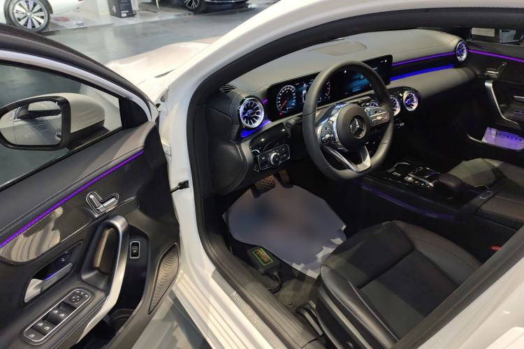 Used Mercedes-Benz A-Class 2022 Revised Version A 200 L Sport Sedan Fashionable Style
