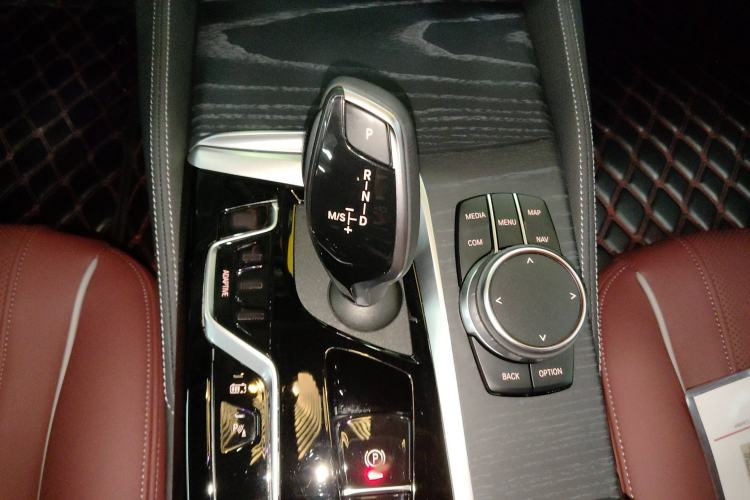 Used BMW 5 Series New Energy 2022 Second Facelift 535Le M Sport Package
