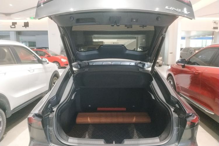 Used Changan UNI-V 2022 1.5T Prestige Version