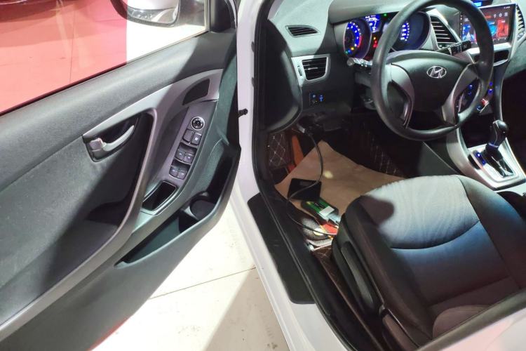 Used Hyundai Elantra 2015 1.6L Automatic Fashion Model
