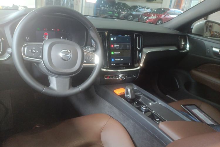 Used Volvo S60 2024 B4 Zhiyi Luxury Edition
